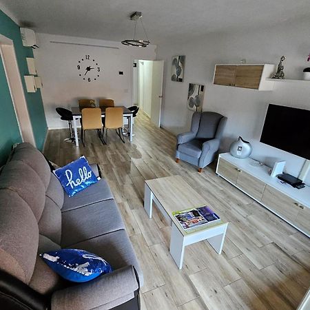 Apartamento Nuria Figueres  Bagian luar foto