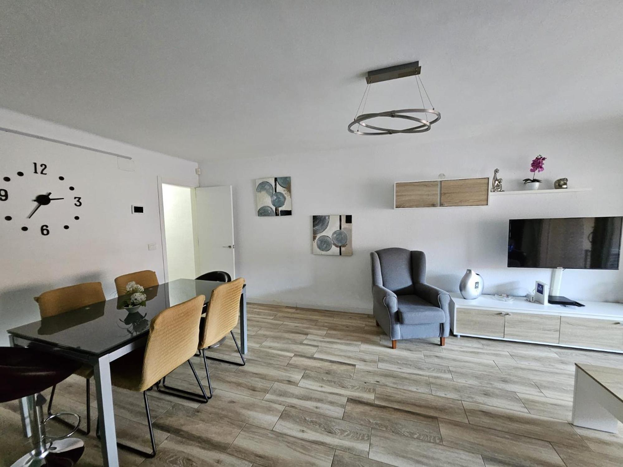 Apartamento Nuria Figueres  Bagian luar foto