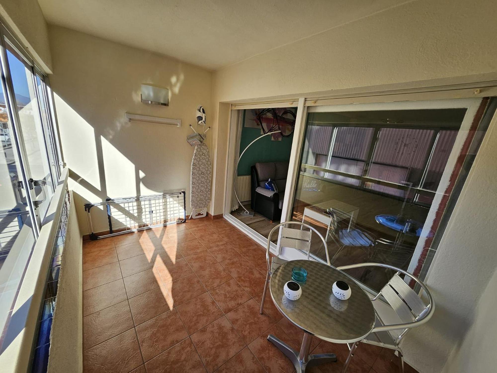 Apartamento Nuria Figueres  Bagian luar foto