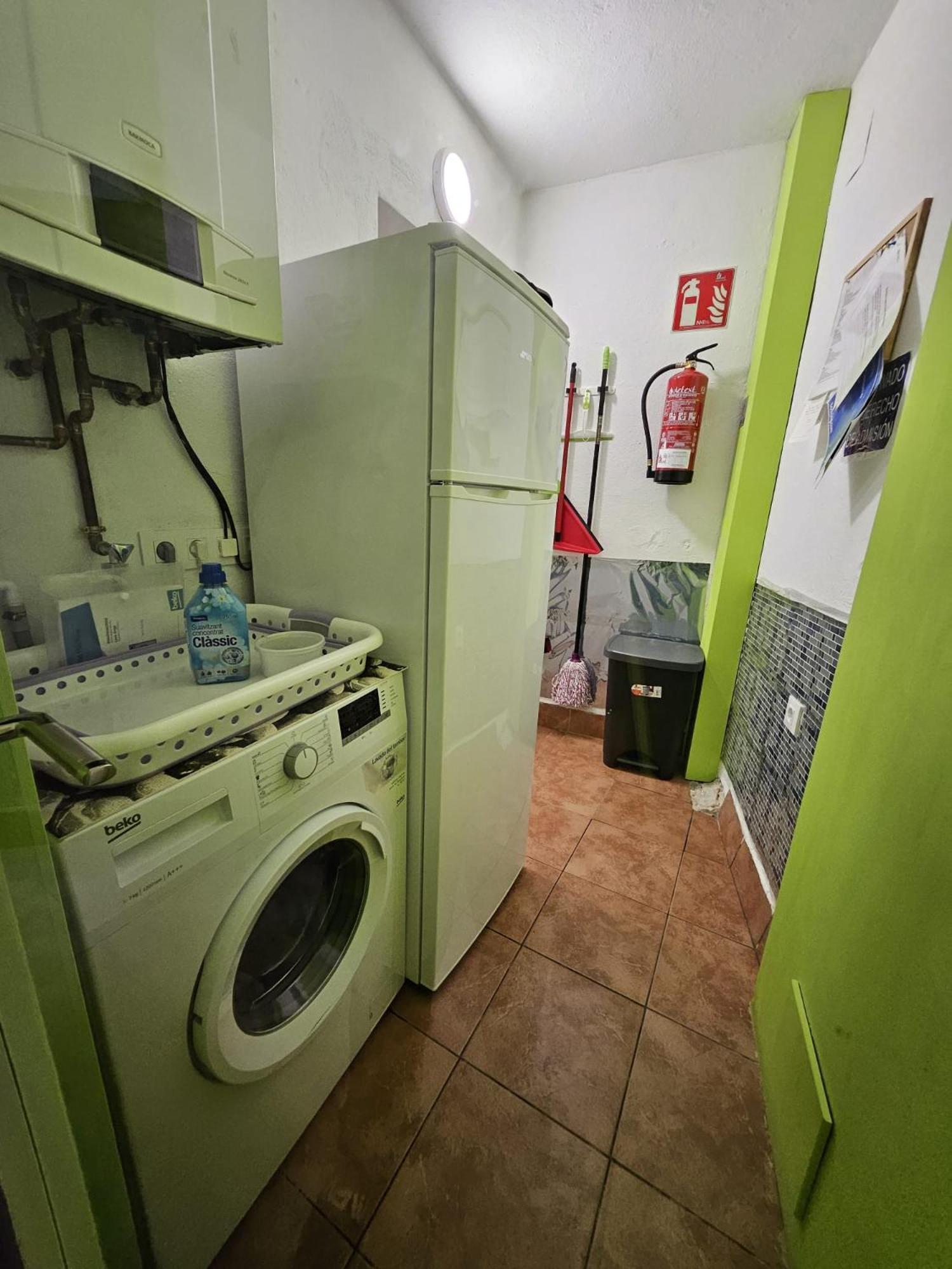 Apartamento Nuria Figueres  Bagian luar foto