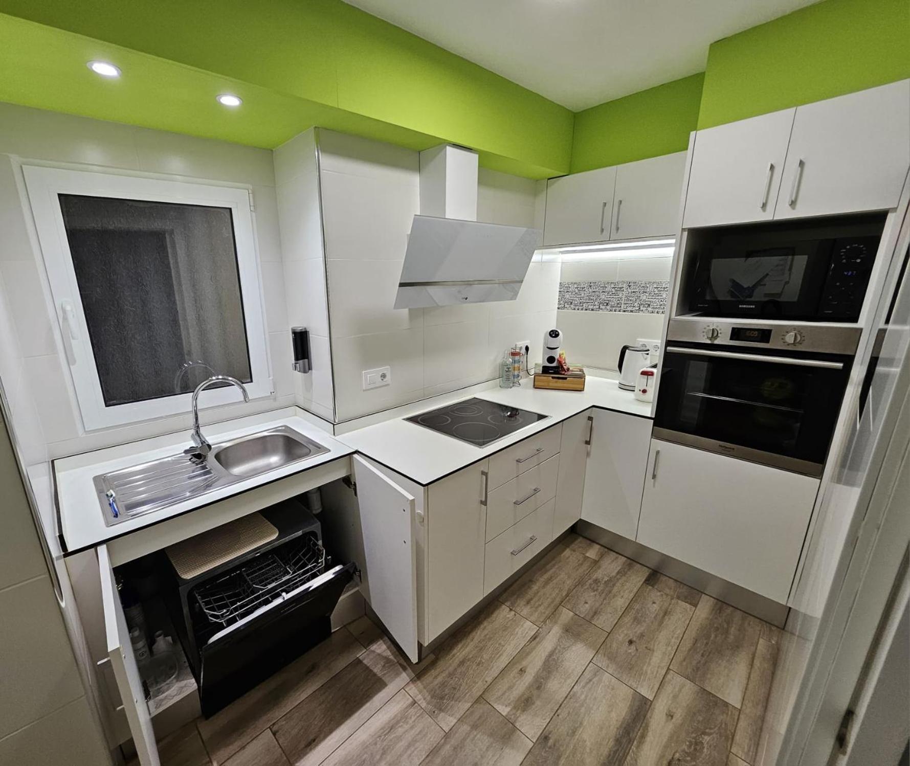 Apartamento Nuria Figueres  Bagian luar foto