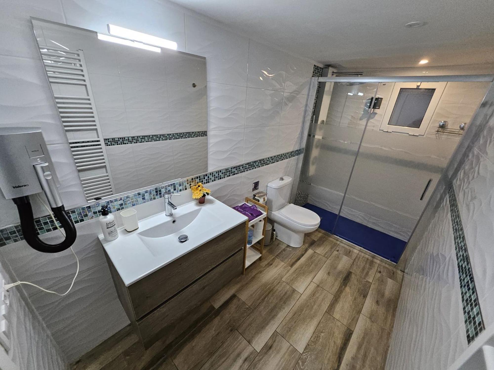 Apartamento Nuria Figueres  Bagian luar foto