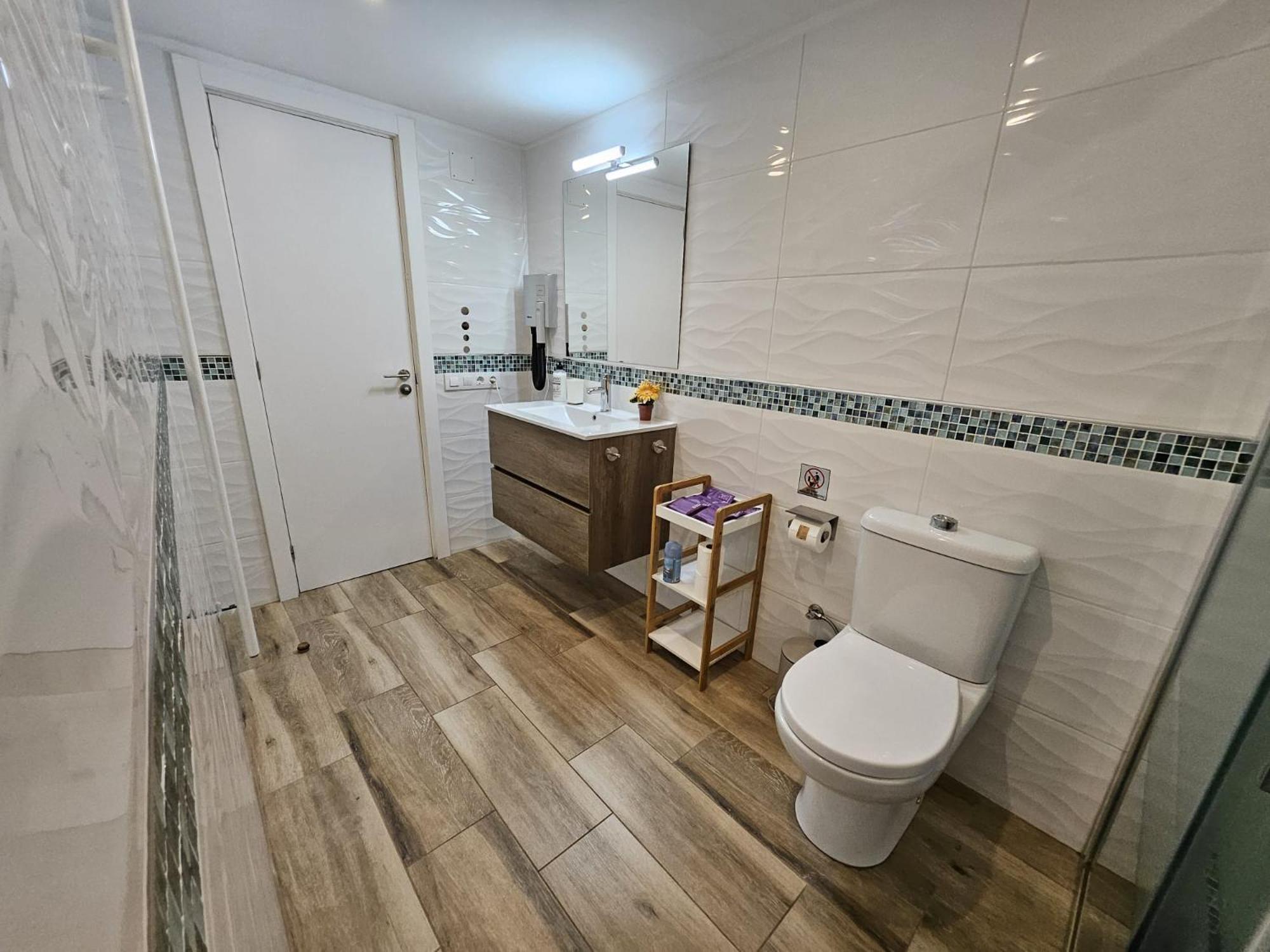 Apartamento Nuria Figueres  Bagian luar foto