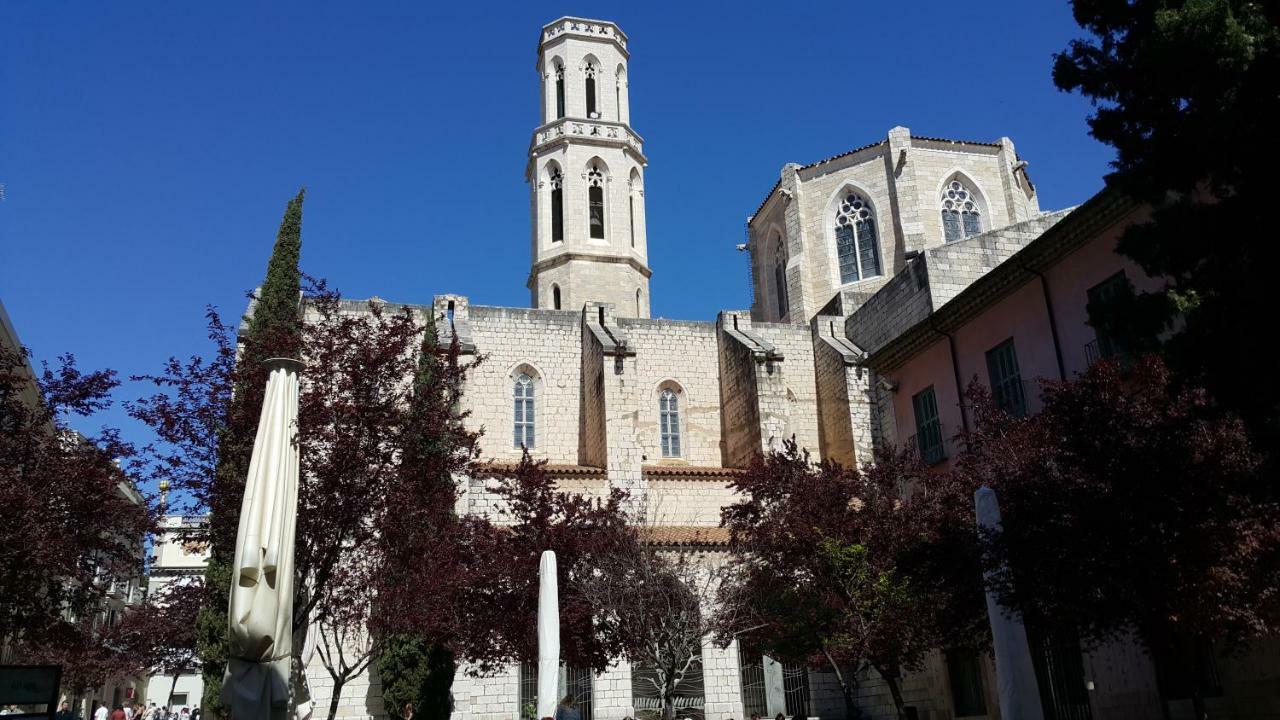 Apartamento Nuria Figueres  Bagian luar foto